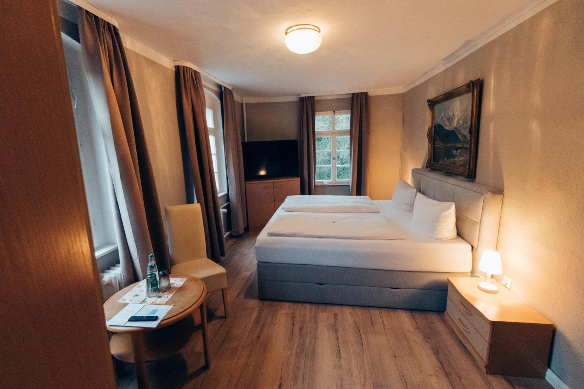 Gasthof Hotel Zur Post Egloffstein Eksteriør billede