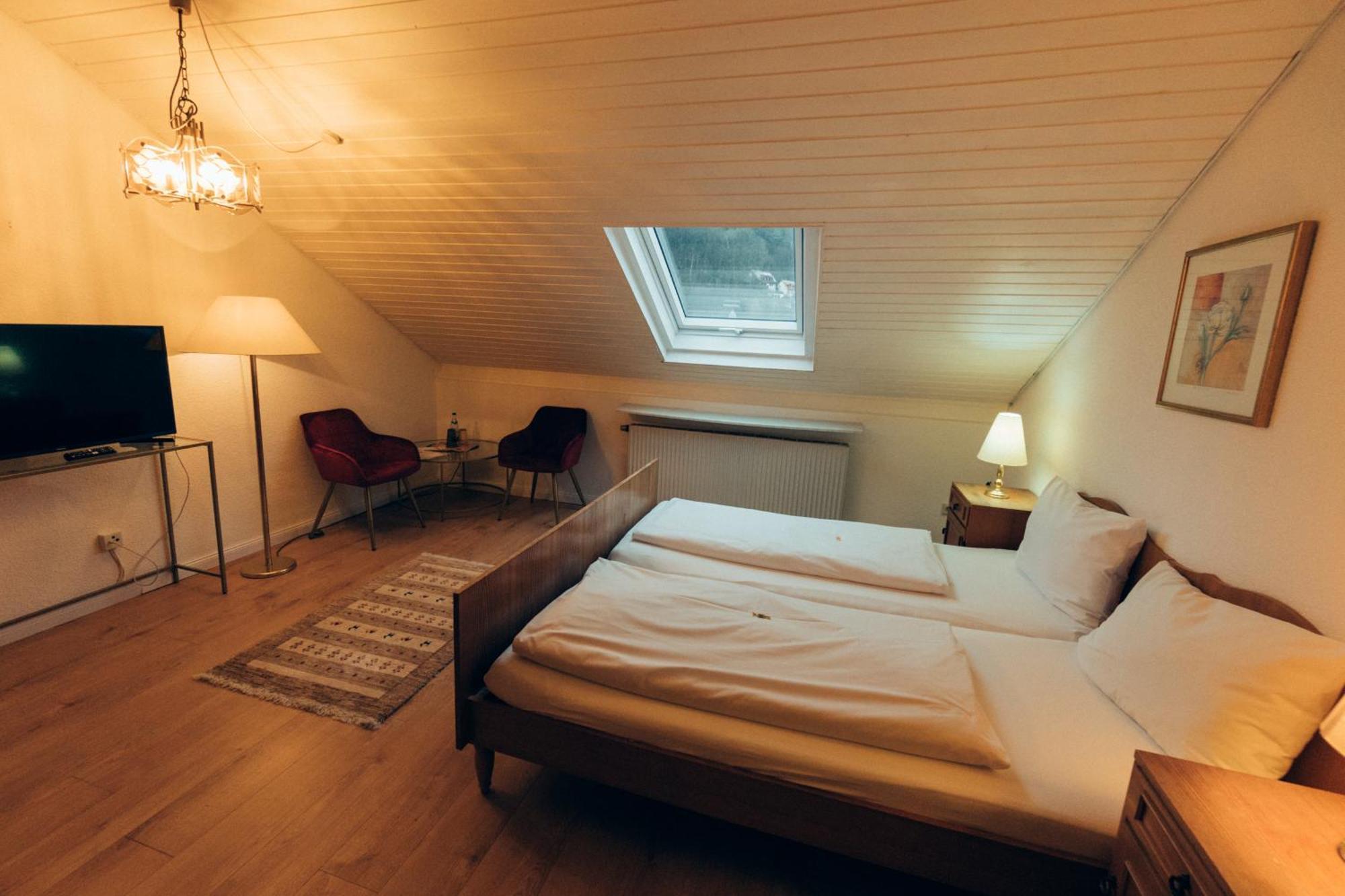 Gasthof Hotel Zur Post Egloffstein Eksteriør billede